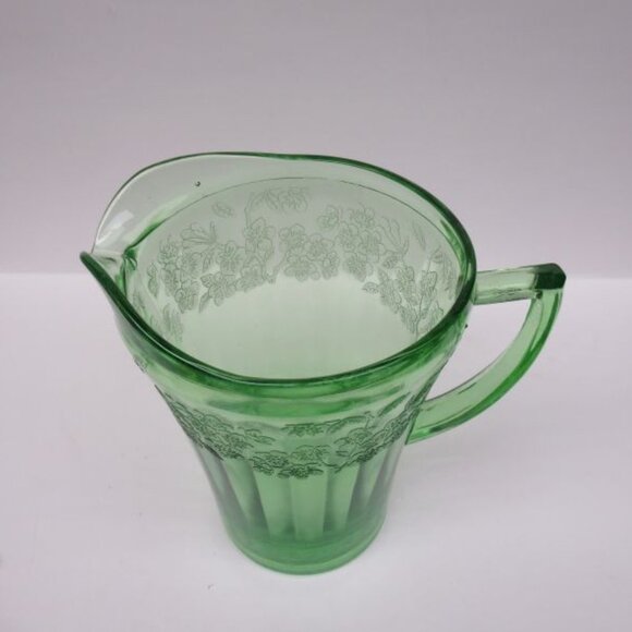 Jeannette Depression Glass Green CHERRY BLOSSOM 8" Flat Bottom PAT Water Pitcher - Picture 3 of 4